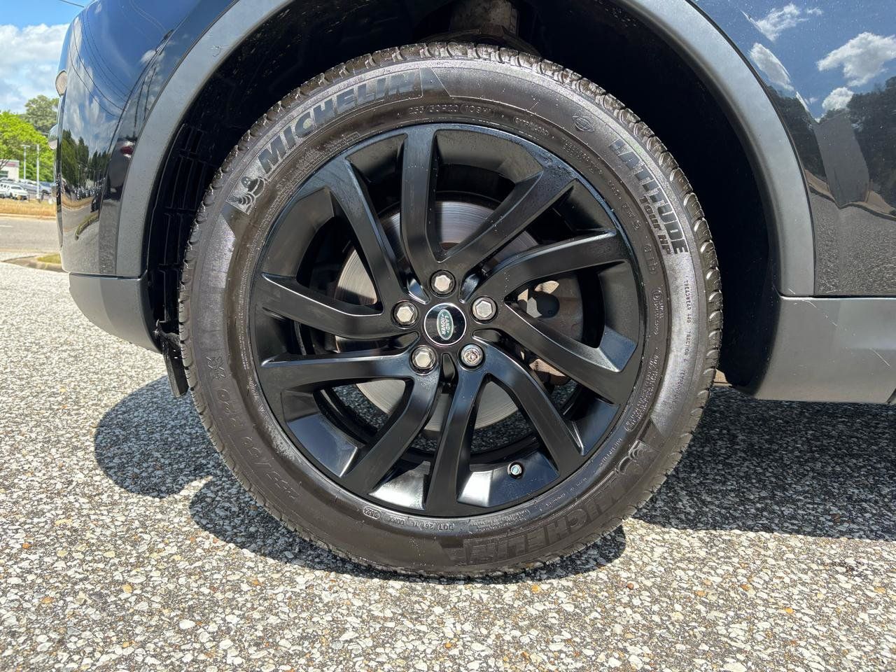 Used 2017 Land Rover Discovery HSE AWD/4WD image 31