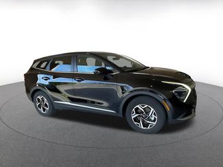 Used 2025 Kia Sportage LX video 2