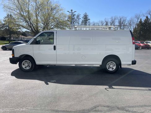 Used 2016 Chevrolet Express 3500 Extended image 6