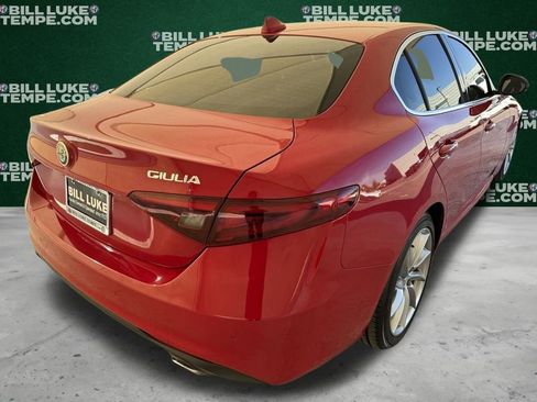 Used 2017 Alfa Romeo Giulia image 6