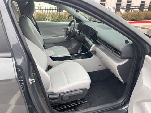 Used 2025 Hyundai Kona SEL image 39