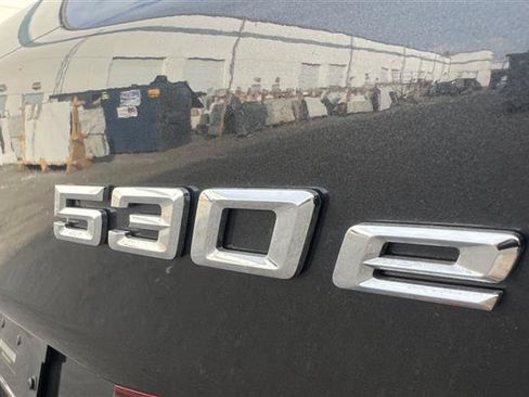 Used 2018 BMW 530e RWD image 12