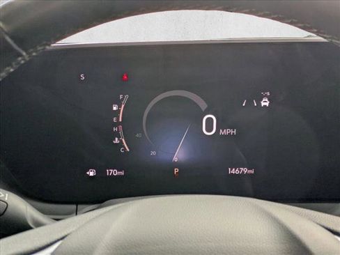 Used 2025 Buick Envista Sport Touring image 11