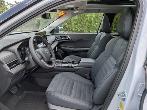 New 2026 Mitsubishi Outlander AWD image 19