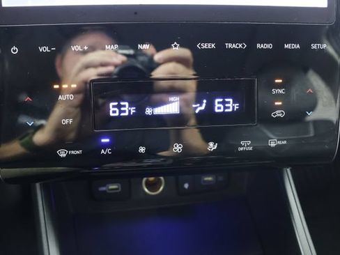 Used 2023 Hyundai Tucson Limited AWD/4WD image 15
