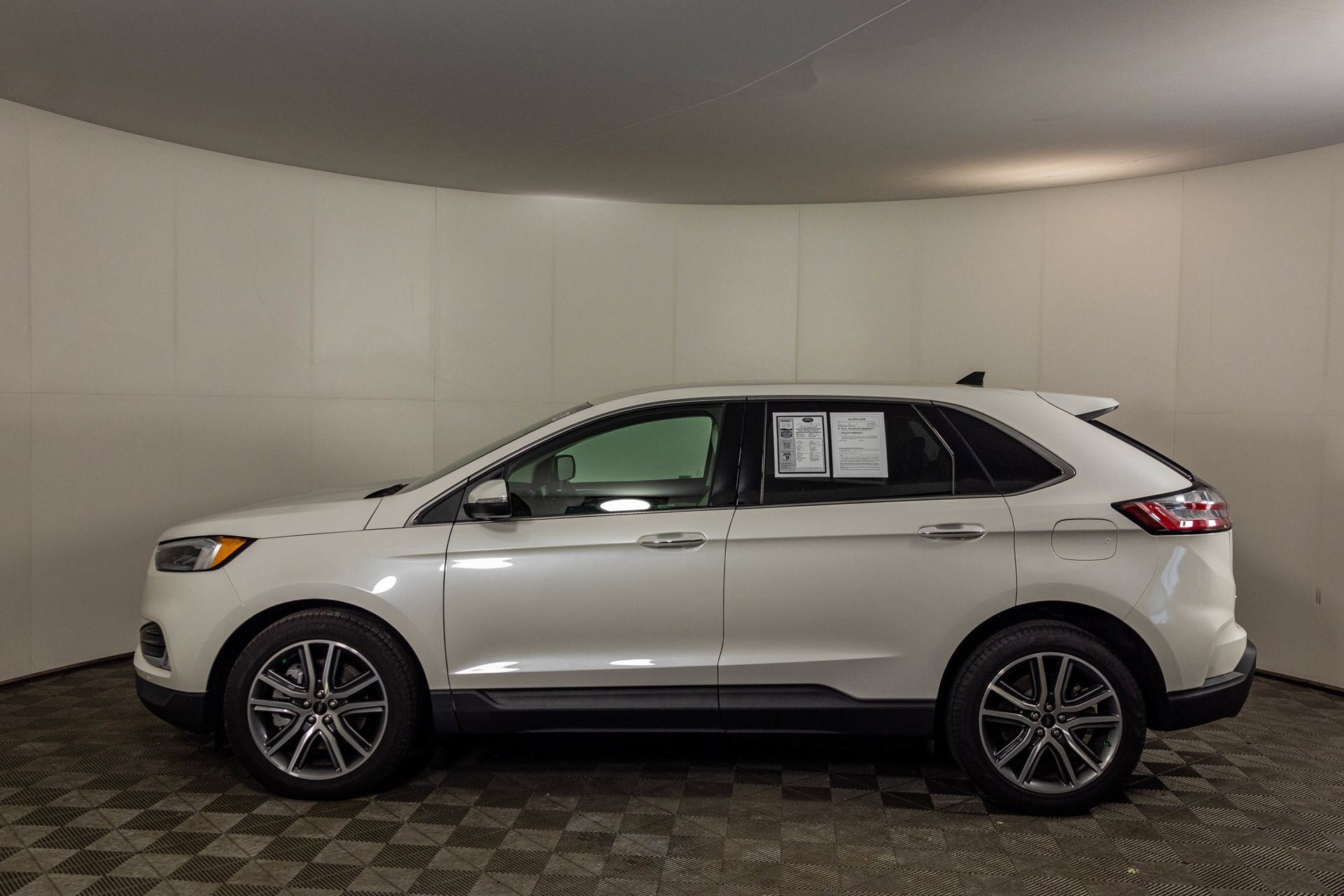Used 2024 Ford Edge Titanium w/ Equipment Group 301A AWD/4WD image 21