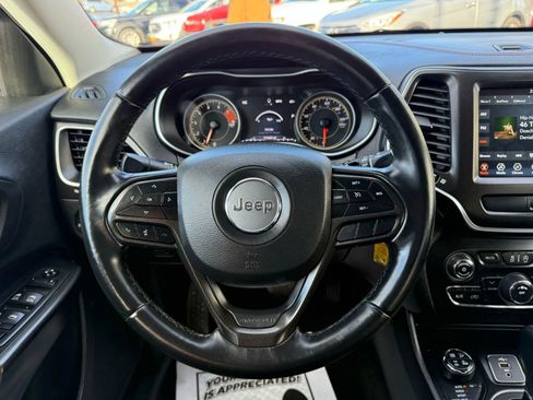 Used 2020 Jeep Cherokee Trailhawk image 30