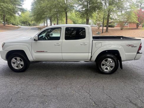 Used 2011 Toyota Tacoma PreRunner w/ TRD Sport Pkg RWD image 8