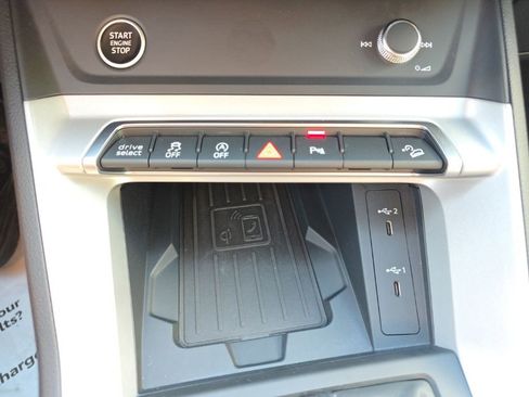 Used 2024 Audi Q3 2.0T Premium image 29