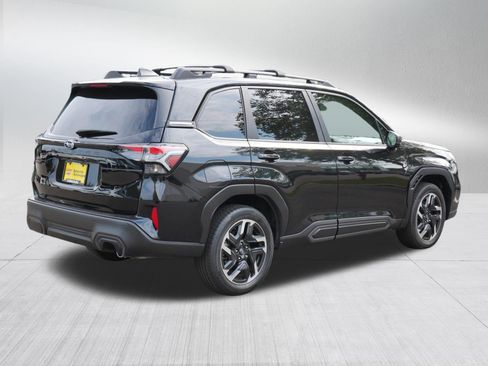 Used 2025 Subaru Forester Limited AWD/4WD image 7