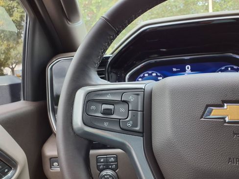 Used 2025 Chevrolet Silverado 2500 LTZ w/ LTZ Premium Texas Edition AWD/4WD image 31