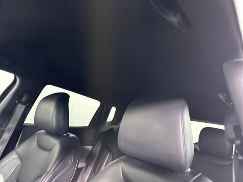 Used 2023 Jeep Compass Latitude w/ Convenience Group image 12