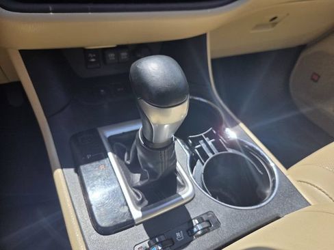 Used 2019 Toyota Highlander Limited FWD image 22