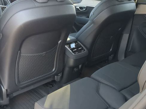 Certified 2026 Volvo XC90 B6 Plus w/ Protection Package Premier image 17