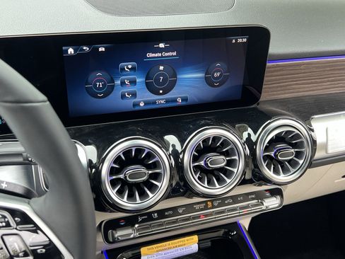 New 2026 Mercedes-Benz GLB 250 4MATIC image 19