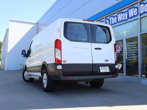 Used 2017 Ford Transit 250 130 Low Roof w/ Exterior Upgrade Package RWD image 32