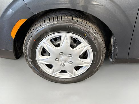 Used 2023 Kia Soul LX FWD image 37