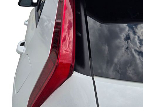 New 2026 Kia Niro LX FWD image 11