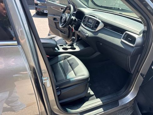 Used 2016 Kia Sorento AWD image 34