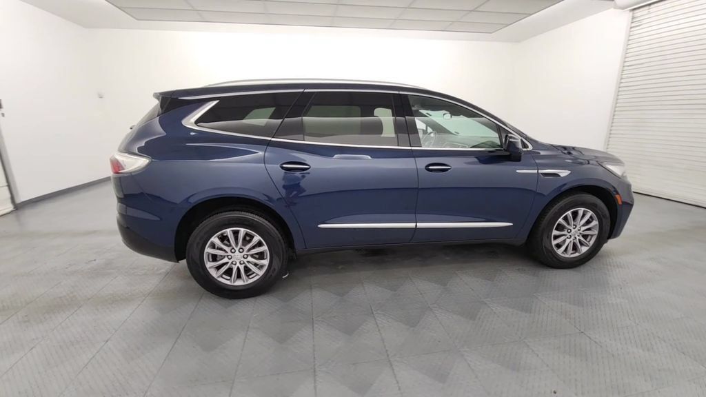 Used 2023 Buick Enclave Essence AWD/4WD image 8