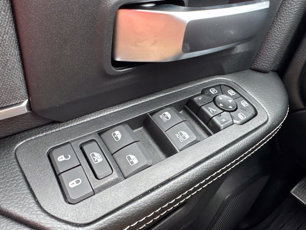 New 2027 RAM 3500 Big Horn AWD/4WD image 10