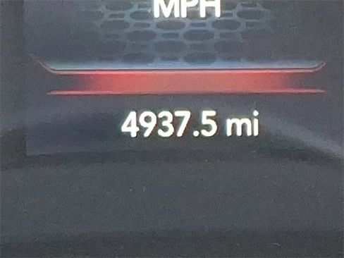 Used 2024 RAM 2500 Tradesman w/ Chrome Appearance Group image 21