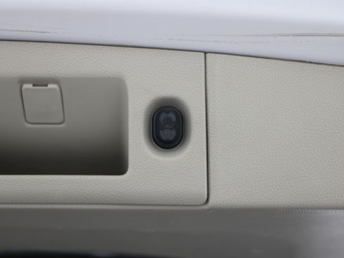 Used 2018 Cadillac Escalade Premium Luxury image 24