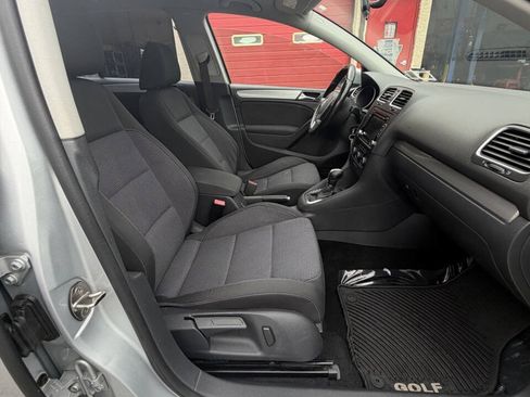 Used 2014 Volkswagen Golf 4-Door FWD image 39