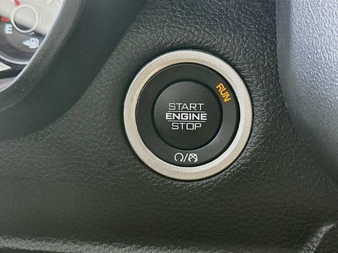 Used 2024 RAM 1500 Laramie AWD/4WD image 27