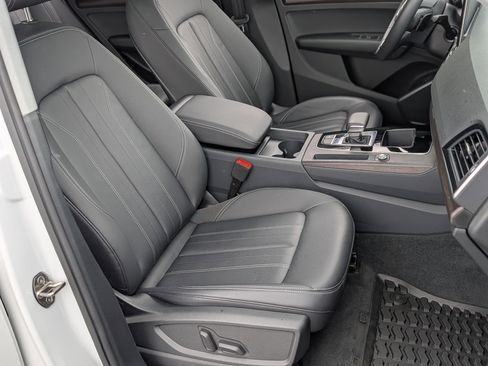 Used 2025 Audi Q5 Premium w/ Convenience Plus Package image 21