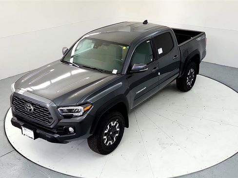 Used 2023 Toyota Tacoma TRD Off-Road image 14