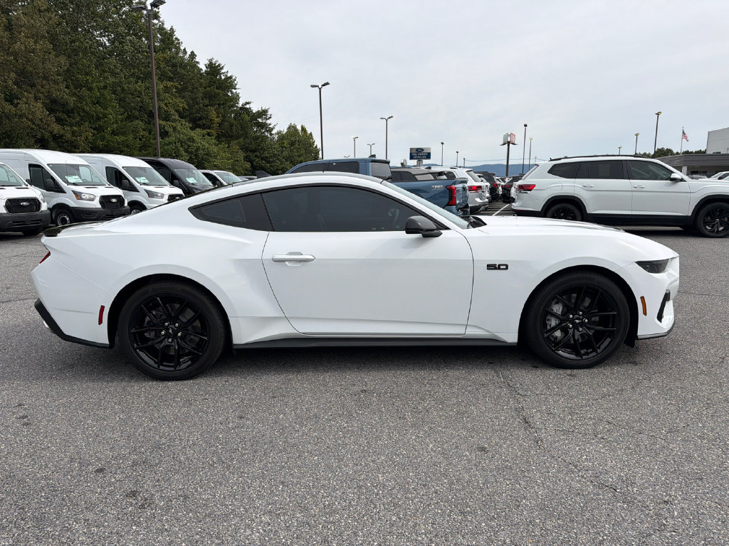 Used 2025 Ford Mustang GT Premium RWD image 8