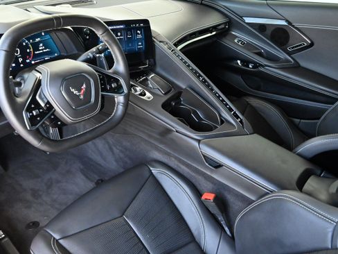 Used 2025 Chevrolet Corvette Stingray Preferred Cpe w/ Z51 Performance Package RWD image 13