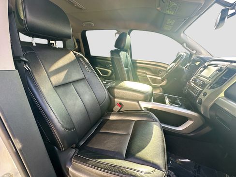 Used 2017 Nissan Titan PRO-4X w/ Pro-4x Convenience Package AWD/4WD image 32