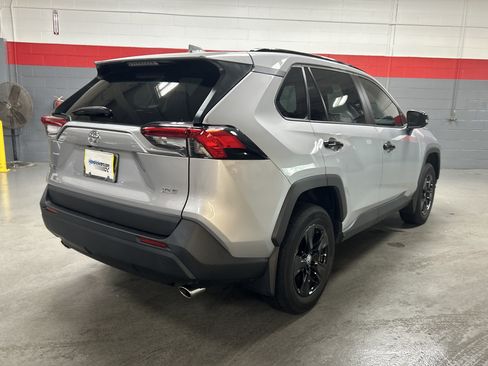 Used 2024 Toyota RAV4 XLE w/ Convenience Package FWD image 10