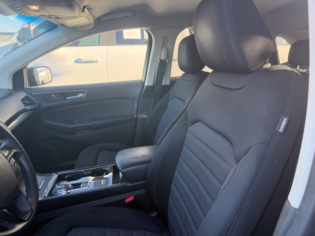 Used 2020 Ford Edge SE AWD/4WD image 4