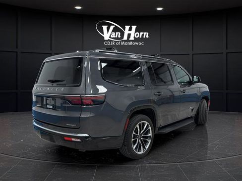 Used 2022 Jeep Wagoneer Series II w/ Premium Group I AWD/4WD image 7