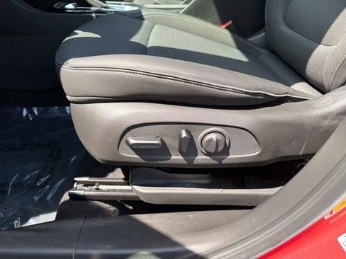 Used 2024 Buick Encore GX Preferred w/ Comfort Package FWD image 17