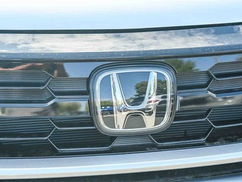 New 2026 Honda Odyssey Touring image 13