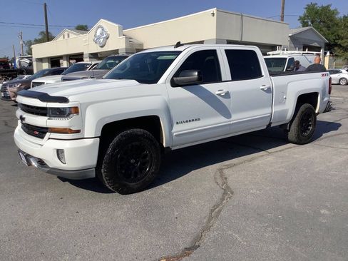 Used 2018 Chevrolet Silverado 1500 LT w/ All Star Edition AWD/4WD image 18
