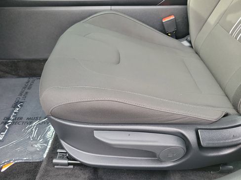 Certified 2025 Hyundai Elantra Sport FWD image 21
