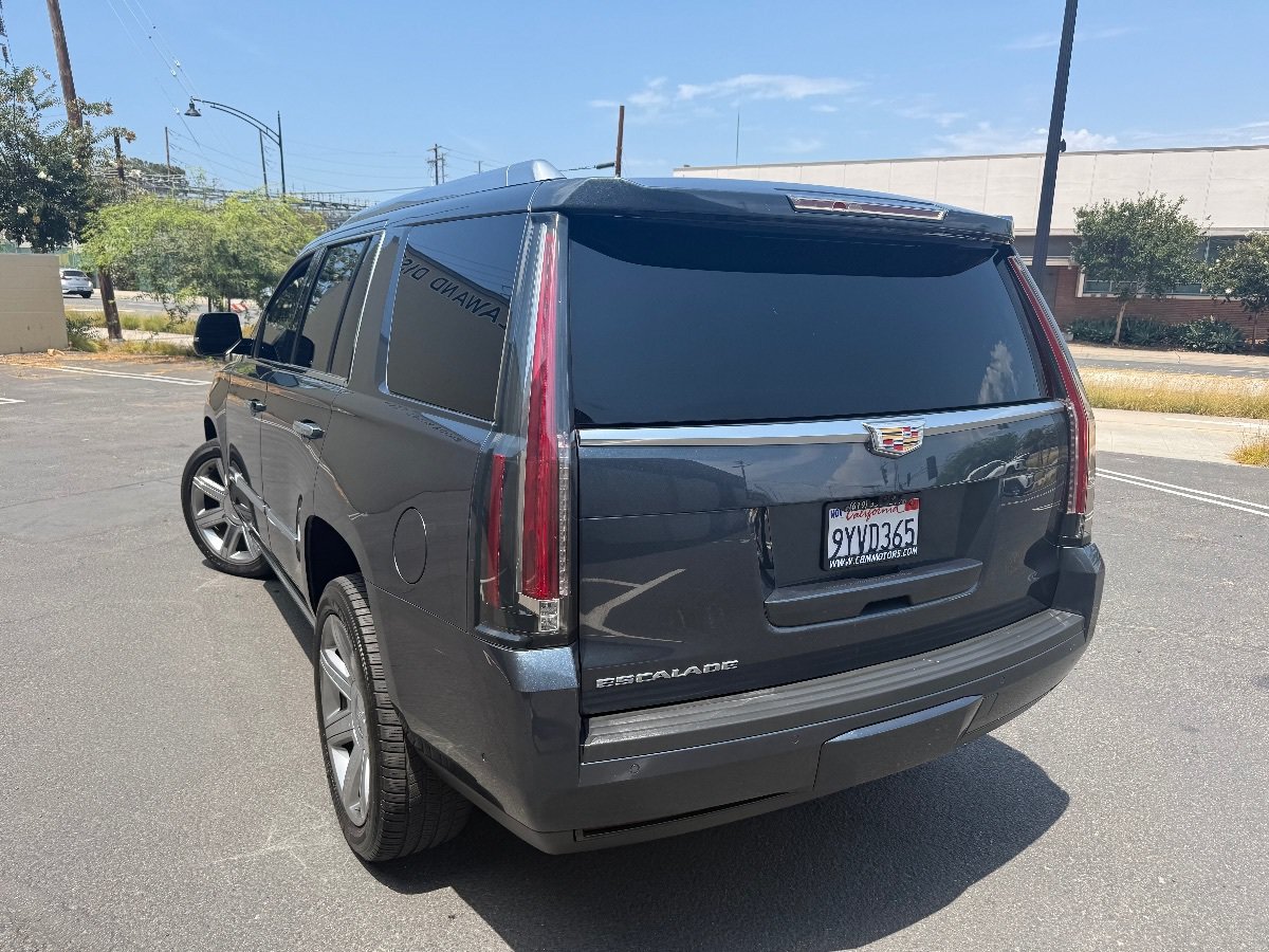 Used 2019 Cadillac Escalade Premium Luxury AWD/4WD image 9