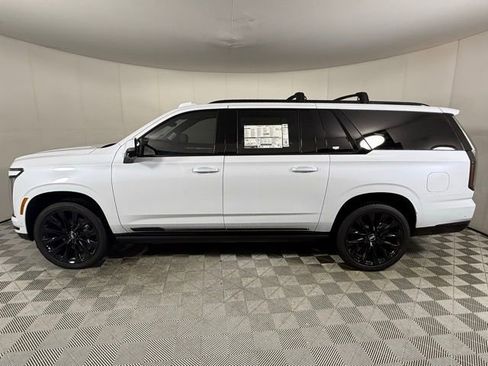 New 2026 Cadillac Escalade ESV Platinum Sport AWD/4WD image 3