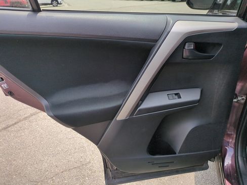 Used 2016 Toyota RAV4 LE FWD image 25