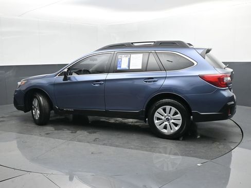 Used 2018 Subaru Outback 2.5i image 3