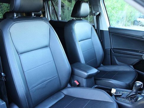 Used 2019 Volkswagen Tiguan SE w/ Panoramic Sunroof Package FWD image 18