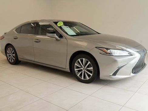 Used 2020 Lexus ES 300h w/ Premium Package image 7