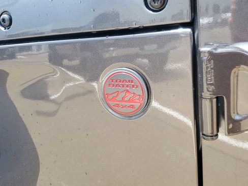 Used 2025 Jeep Wrangler Unlimited Rubicon AWD/4WD image 8