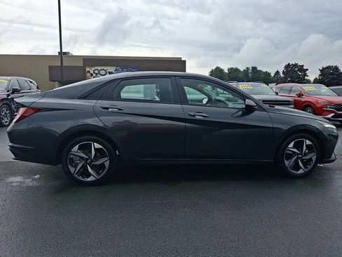 Used 2023 Hyundai Elantra SEL w/ Convenience Package FWD image 7