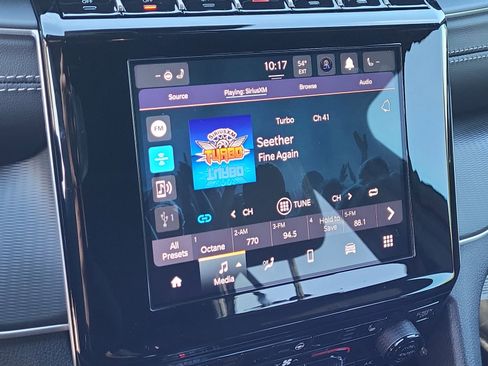 New 2025 Jeep Grand Cherokee Altitude image 13